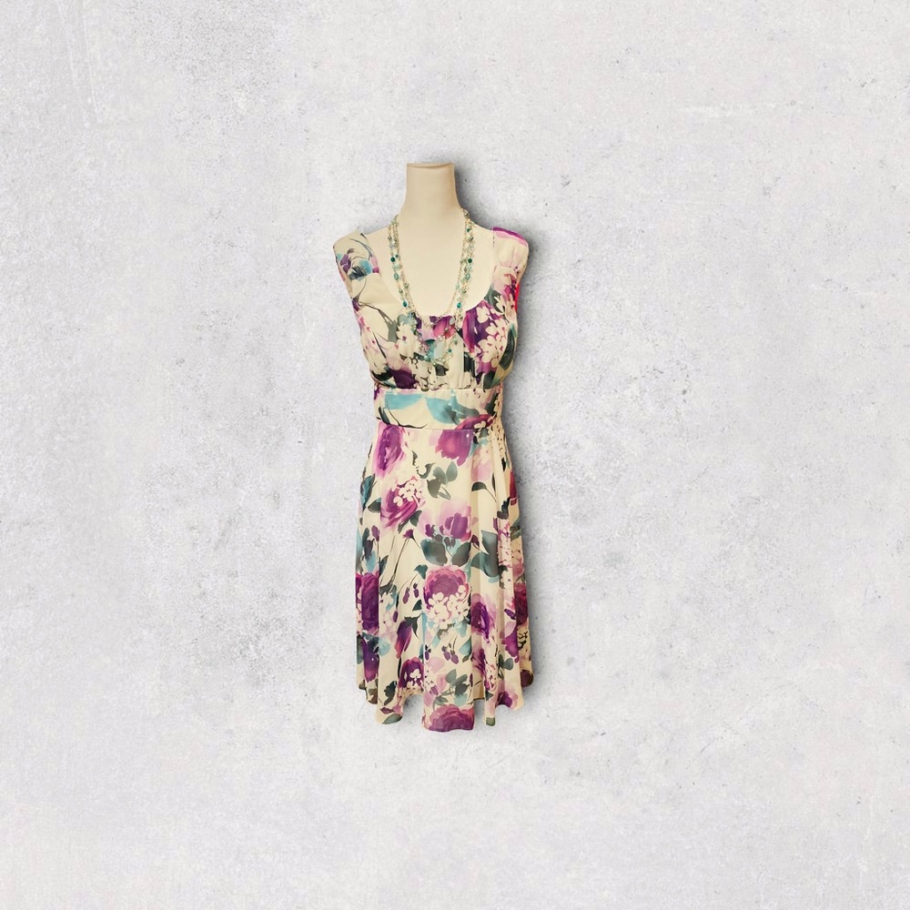 Pretty, fun & flirty dress - Picture 3 of 8